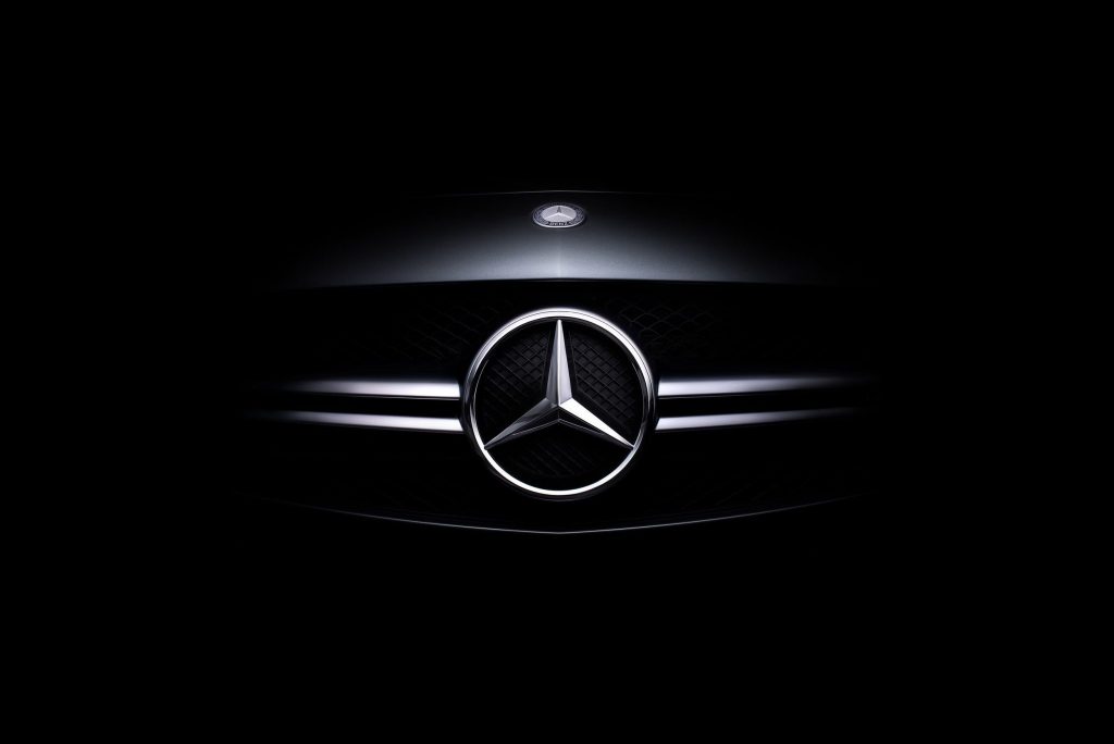 Pakowacz części na produkcję Mercedes-Benz w Berlinie (Niemcy)