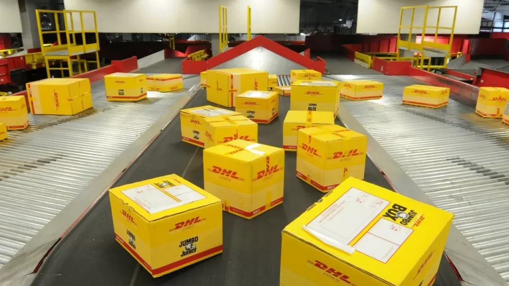 Пакувальник на склад DHL у Німеччину