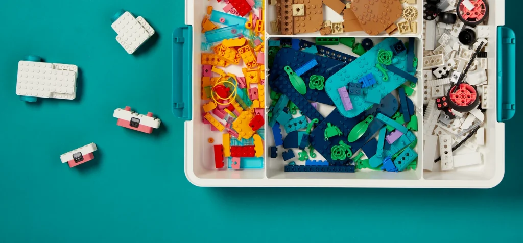 Пакувальник іграшок Lego в Тессендерло (Бельгія)