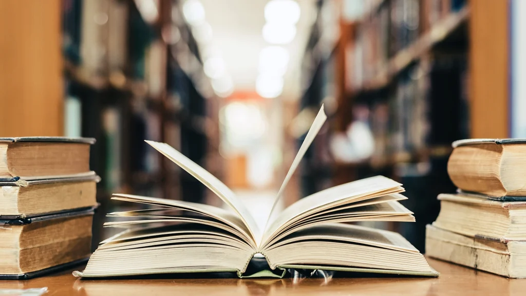 Пакувальник книг на склад Словаччини (Братислава)