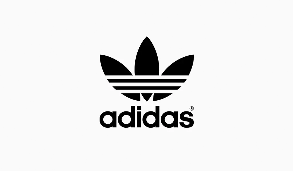 Pakowacz markowej odzieży Adidas do magazynu w Uffenheim (Niemcy)